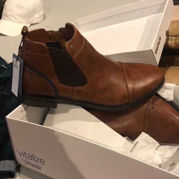 Boots - Picture 2 of 4